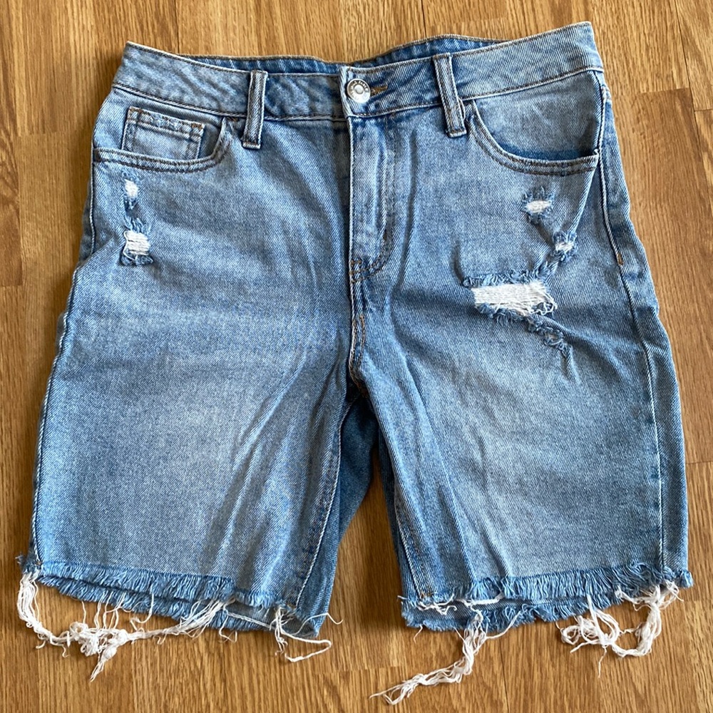 Wild Fable, High-rise blue Jean shorts, mid thigh length. Size 4